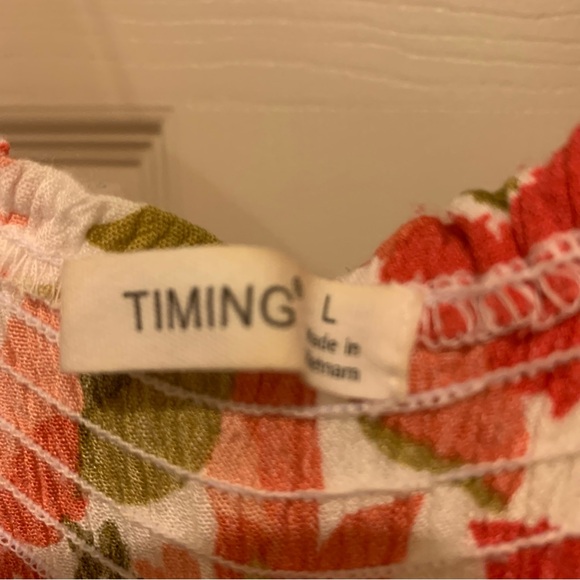 Timing Floral Patterned Garment - Picture 5 of 6